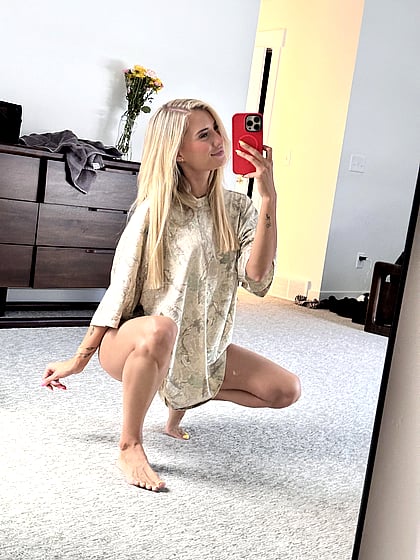 I'm your juicy fuckdoll waiting for you to feast on my dripping wet pussy then ram your cock deep inside - BTBF slut ready to make you cum'