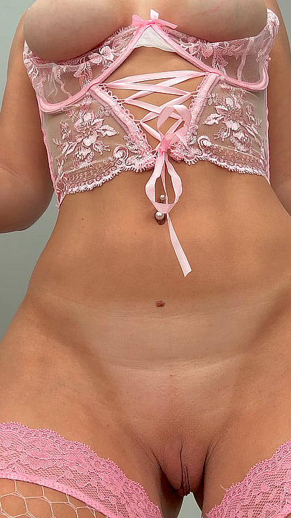 Watch me spread my tight wet pussy wide open and beg for your load - Anny No Face's curvy fuckdoll fantasy'