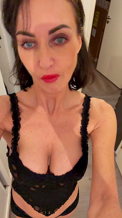 Desperate 39-Year-Old MILF Fuckdoll: 4 Years of Cum-Starved Pussy Needs Your Load'