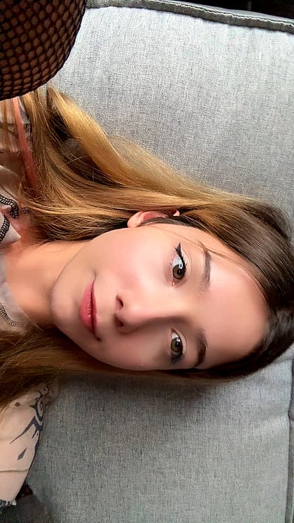 Watch me spread my pink fuckdoll pussy just for you'