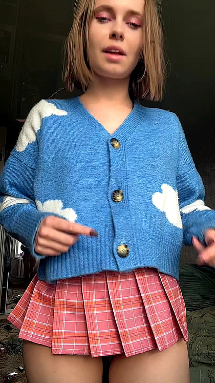 Let me be your 20yo fuck doll (fuckdoll)'