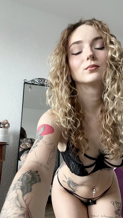 Get ready to fucking r.milk yourself over my c'monstrous ass and heavy leather tits'