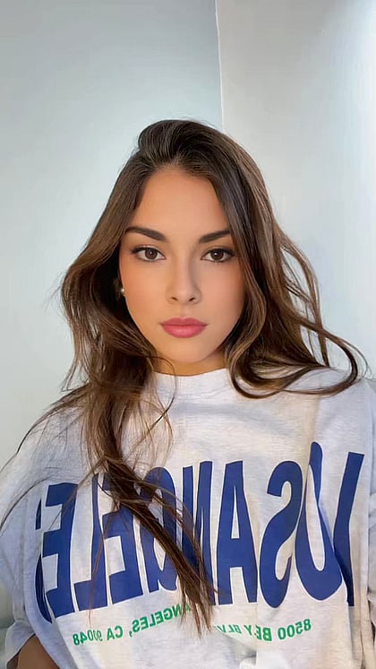 Suck on my perfect tits until you explode with cum'