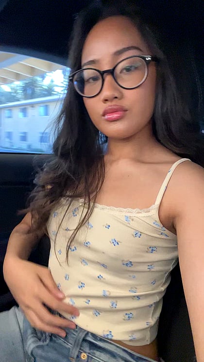 SpicyEmmaXOXO: Petite Teen Fuckdoll Ready to Make You Cum Hard'