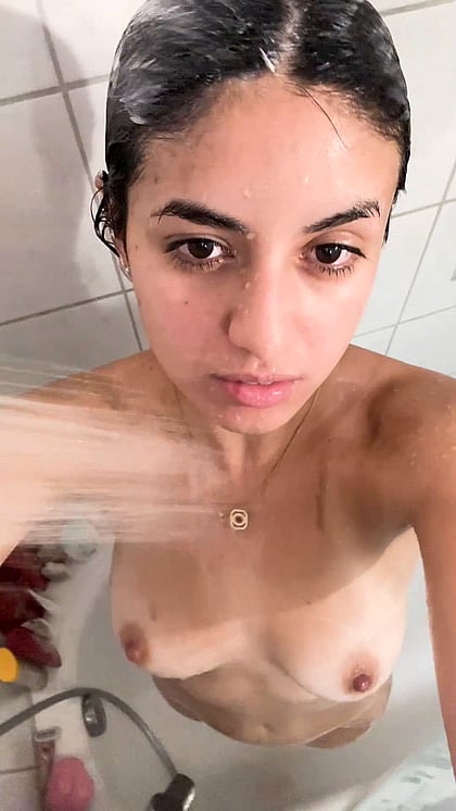 Mariela's Too Good to Keep: A Fuckdoll's Hot Solo Show'