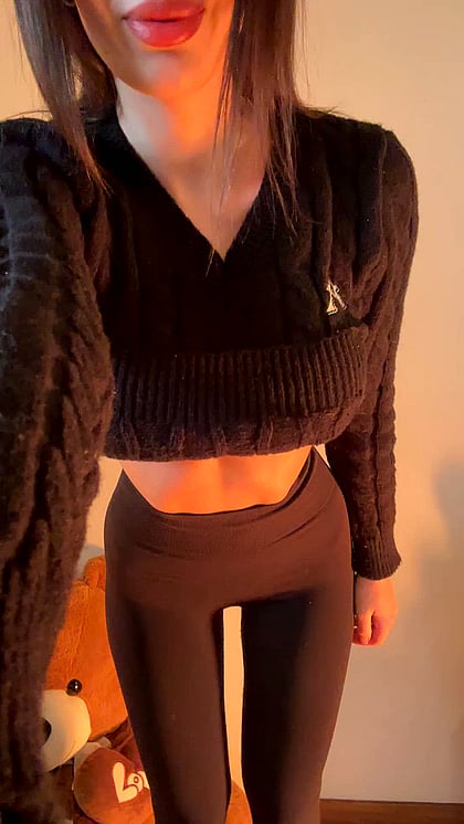 90lbs Fuckdoll Julia Voss Begs to Satisfy Your Deepest Desires'