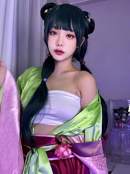 a small asian doll is here 🌸 - Watch me spread my tight pussy and fuck myself hard'