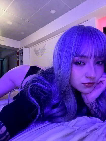 Sara's Spreading Her Legs Just For You - Cum & See My Wet Pussy!'