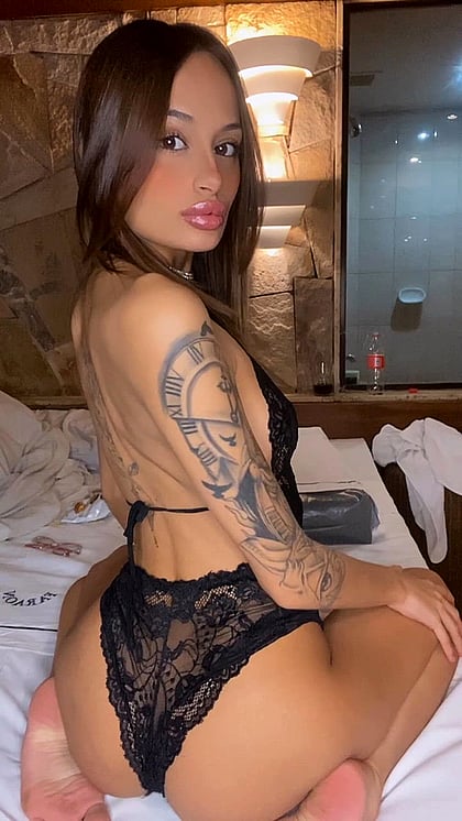 Fuckdoll Cutie Sadiee Wants You to Cum Hard to Her Thick Thighs & Juicy Ass'