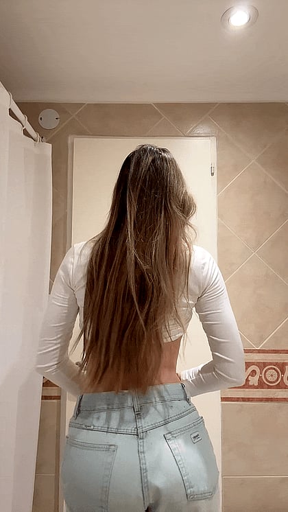 Teasing Queen Ellie: A Natural Fuckdoll Begging for Your Load'