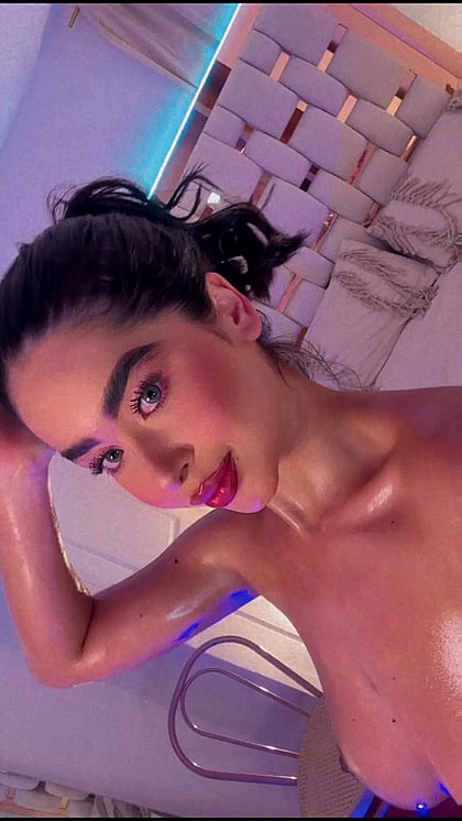 Built like a doll, used like a toy - Watch me get naughty & loud'