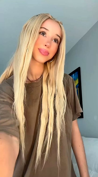 Your Personal Fuckdoll Livy <3 Wants You to Cum Hard to Her Juicy Teen Body'