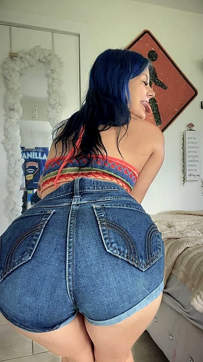 Juicy Thick Butts Ready for Your Cock - Zoe's BTBF Fantasy'