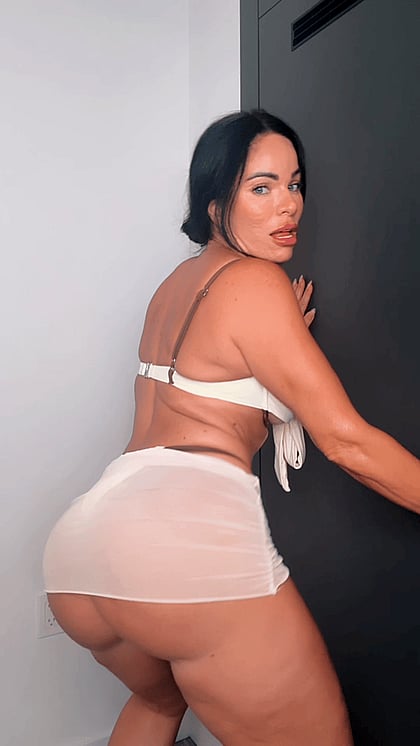 Would you play with your favorite fuckdoll tonight?'