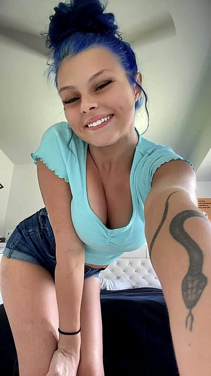 My Perfect Pussy Awaits Your Cock - Fuck Me Raw, Daddy!'