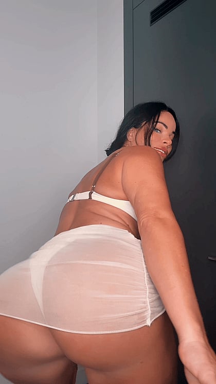 Filthy Fuckdoll Bella Gets Rough & Ready for Your Cock - Watch Me Beg for It!'