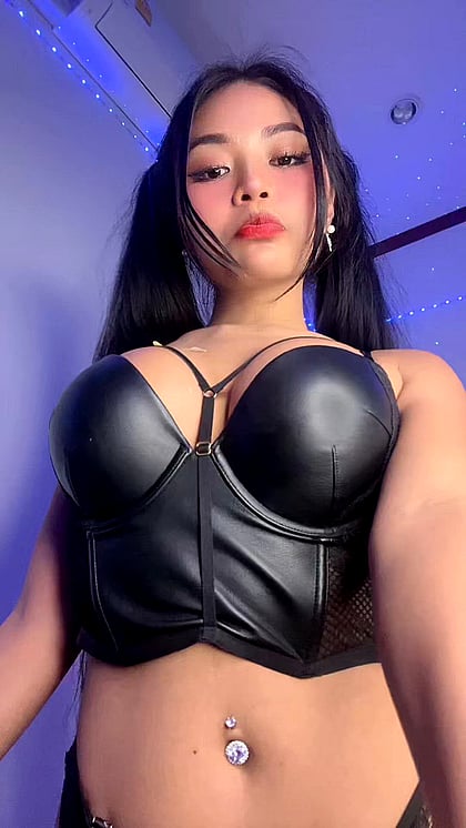 Doll-Faced Fuckdoll Dances Her Way Into Your Pants'