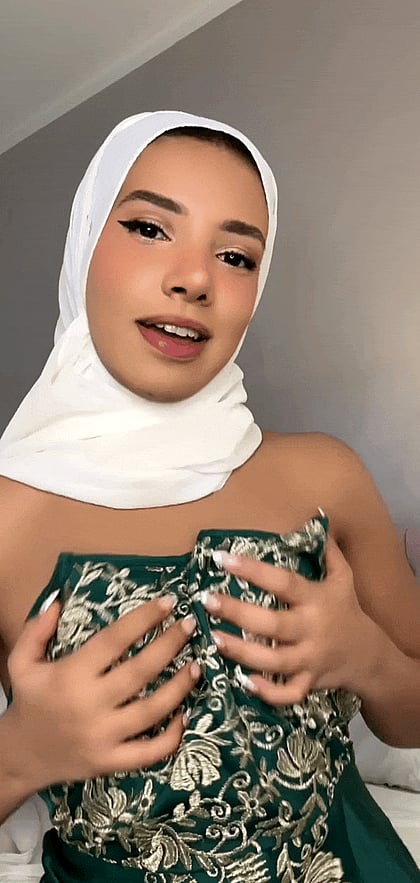 This fuckdoll's always ready'