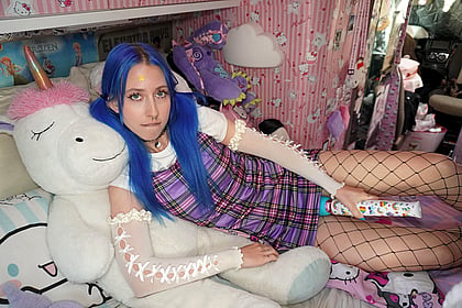 Wanna Fuck My Hot Pussy? I'm Riley Bluebell, BornToBeFucked and Ready for You!'