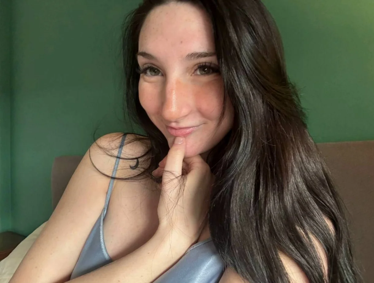Say Yes If You'll Fuck Me Raw and I'll Send My Nudies - I'm a Hot Fuckdoll Waiting to Be Used picture 2 of 3