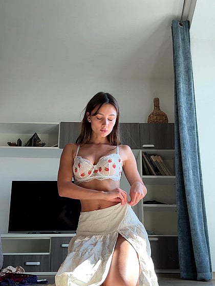 Watch me put on my slutty fuckdoll suit and get you hard as fuck'