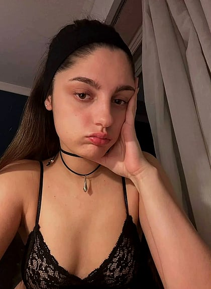 Raw Fuck Fest with 18-Year-Old Zoe - No Pills, Pure Filth'