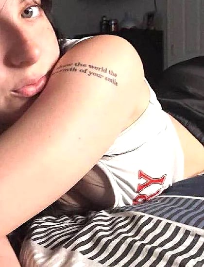 18F Fuckdoll Sending Finger Fucking Vids to Every Cum-Filled Comment and Upvote – BTBF Slut'