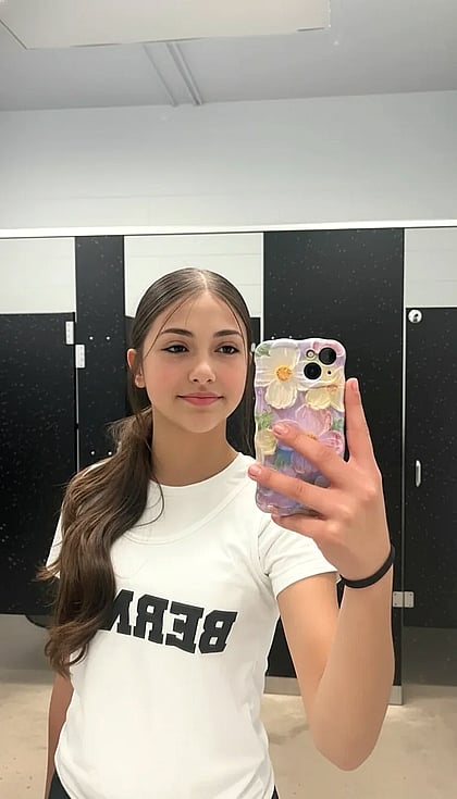 Fuck this 18 y.o. baddie's tight holes and make her scream with pleasure - she's craving your load!'