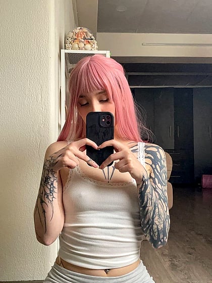 Naughty Sarah Wants Your Load – Fuck Me Senseless in This Horny Pic'