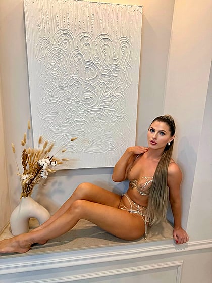 Fuck Me Raw on the First Date - I'm Your Horny Helen Ready to Make You Cum'