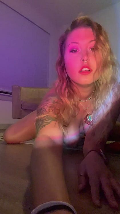 Watch & Learn: How This Fuckdoll Takes It All'