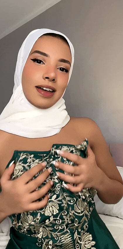 Watch Your Fave Fuckdoll Get Filthy and Wild in This Explicit Solo Vid'