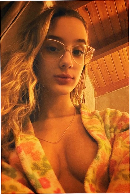 BTBF 18F Fuckdoll Exposes Her Slutty Side - Cum Watch Me Get Wet'