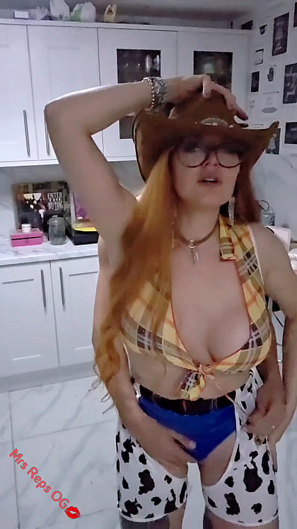 This Slutwife Cowgirl Fucks Like a Wild Animal - No Holes Barred Deep Ride & Cum Dump'