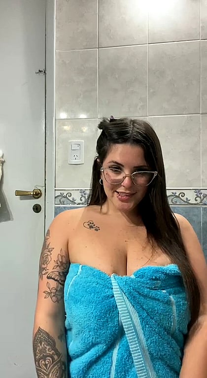 I'm begging you daddy! Fuck me hard or I'll scream your name in this slutty amateur BJ video'