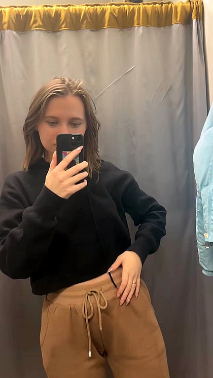 Fuckdoll's Filthy Locker Room Selfie Video - Watch Me Show Off My Tits & Ass for Your Jerk Session'