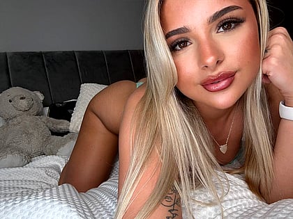 Brooke's Blonde Bombshell Bait: Nude Pic for Horny Men to Cum To'