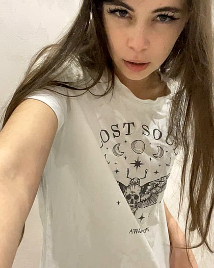 Mona's Midnight Snack: A Teen Fuckdoll Begs for Your Cum'