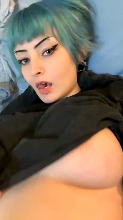 Goth Fuck Doll Begs for Your Load: Watch Blue Heart LavenderThief's Juicy 24F Curves & Big Tits in Action'