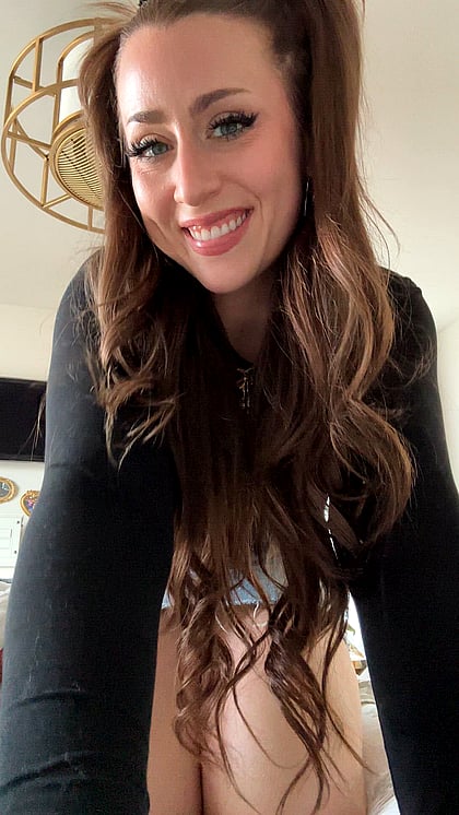 Poppy James' Weekend Fuckfest: 20% Off My Juicy Content!'